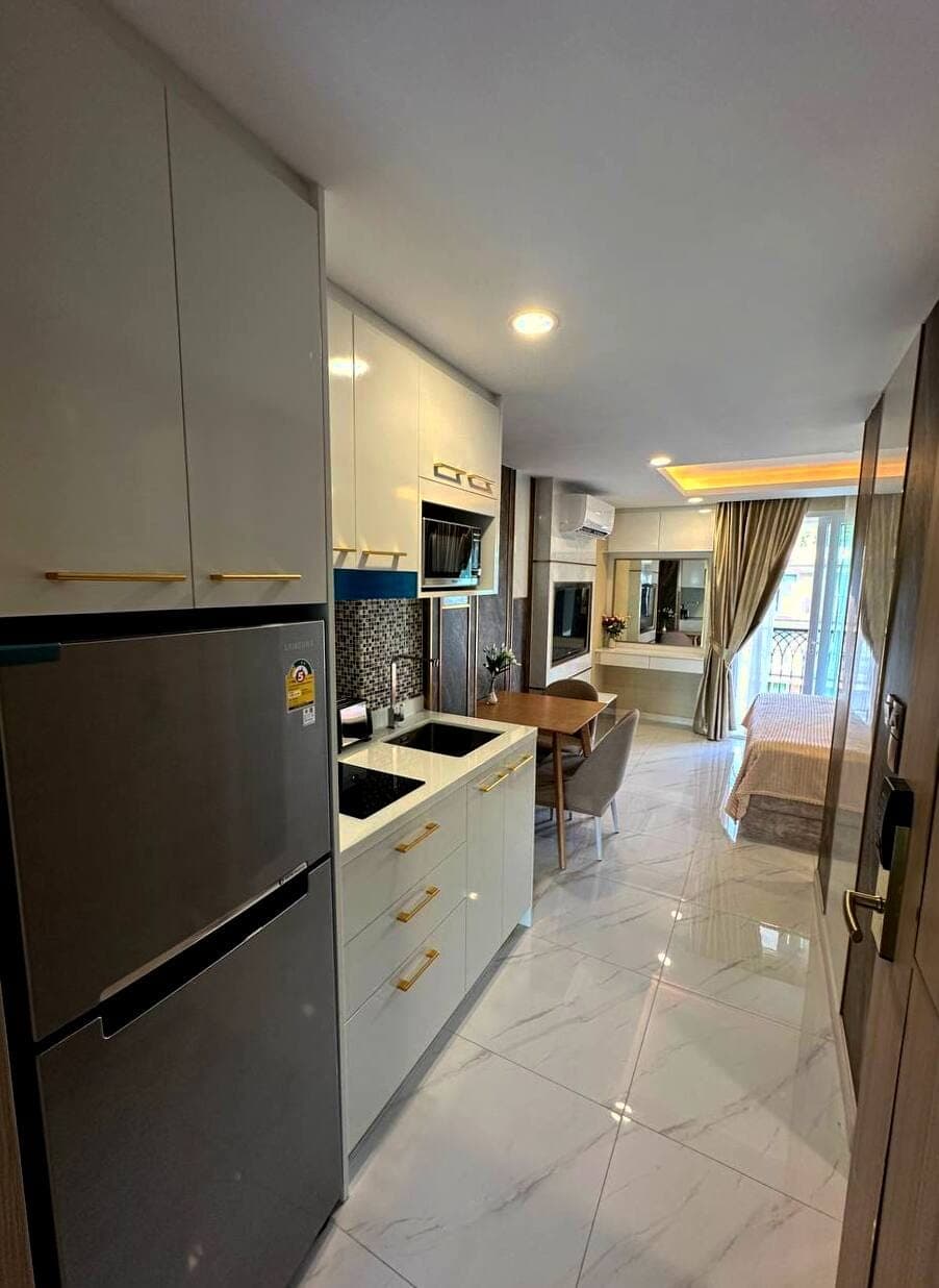 Dusit Grand Park 2 — Studio